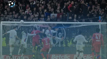 سان جيرمان يتصدر الدوري بفوز درامي على ليون في قلب معقل الأخير